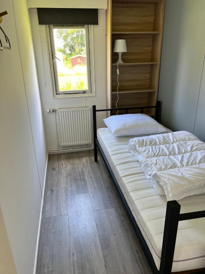 Holiday Chalet Basic Apartment Hensbroek Bagian luar foto