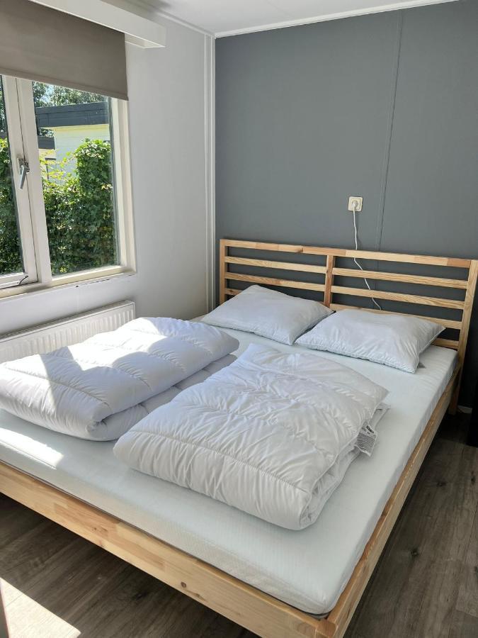 Holiday Chalet Basic Apartment Hensbroek Bagian luar foto